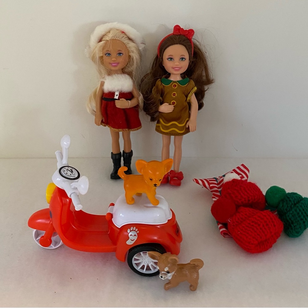 2 Vintage Kelly Dolls (Barbie) New Red 🛵 Scooter, Hats, Dress, & Pups